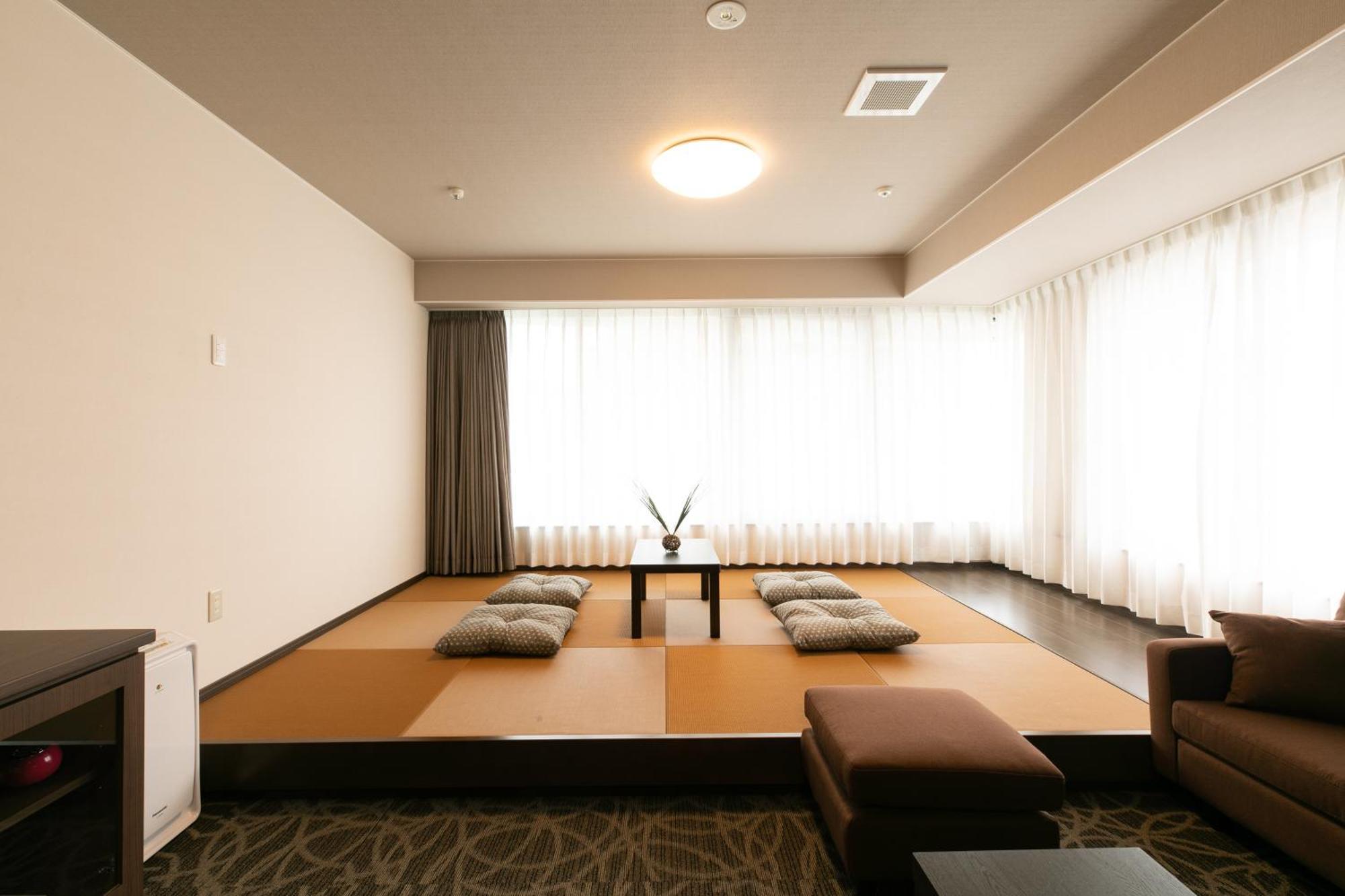 Hotel Silk Tree Наґоя Екстер'єр фото